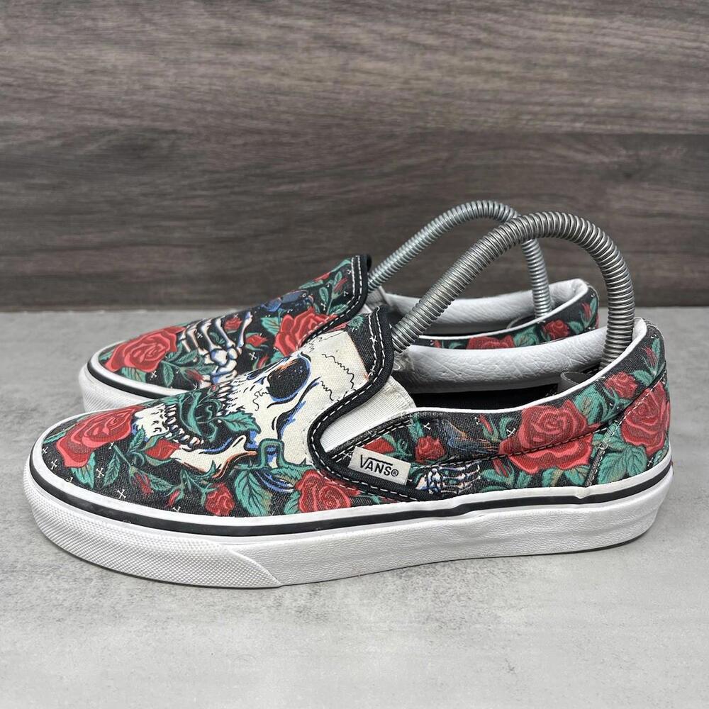 Vans Slip On Shoes Womens Size 6.5 Rose Skulls Black Sneakers